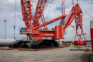 LR 11000 Raupenkran von Liebherr beim Windkraftanlagenbau