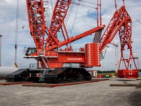 LR 11000 Raupenkran von Liebherr beim Windkraftanlagenbau